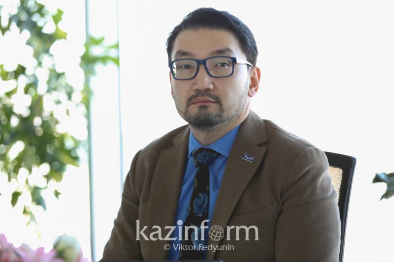 Рахым Ошақбаев: Карантин шектеулерінен вакцина құтқарады