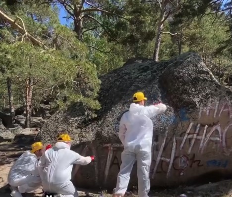 Тау тасына  енді қайтып жазбаңызшы!