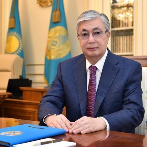 Глава государства поздравил казахстанцев с Днем госсимволов