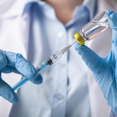 Нью-Йоркте вакцина алмаған мұғалімдер төлемақысыз демалысқа жіберіледі