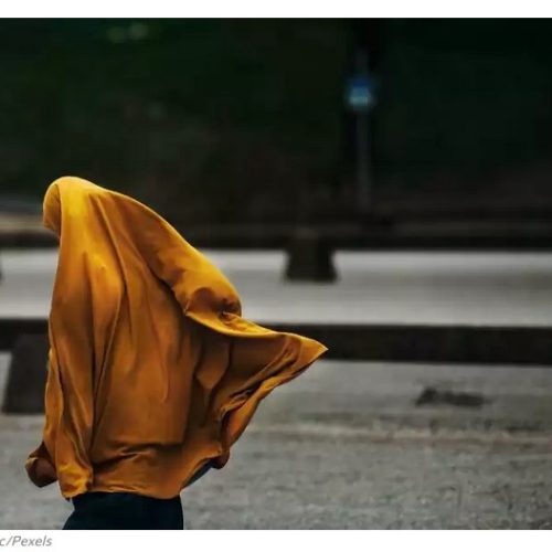 Иранда әйелдердің хиджаб киюін қадағалайтын полиция жұмысын қайта бастады