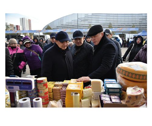 Астанада Ақмола ауыл шаруашылығы тауар өндірушілерінің жәрмеңкесі өтуде 