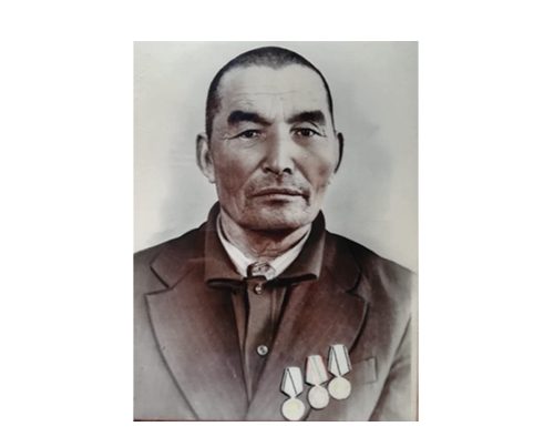 Алдында Сталинградтан  Берлинге дейінмайдан жолы жатты