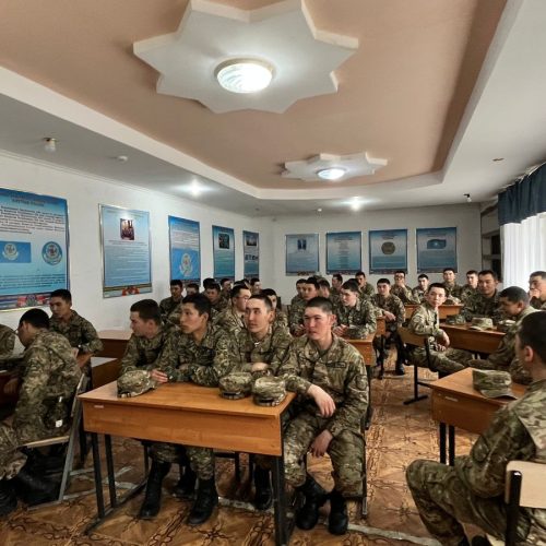 Гранитное ауылындағы сарбаздар  зияткерлік сайыста сынға түсті