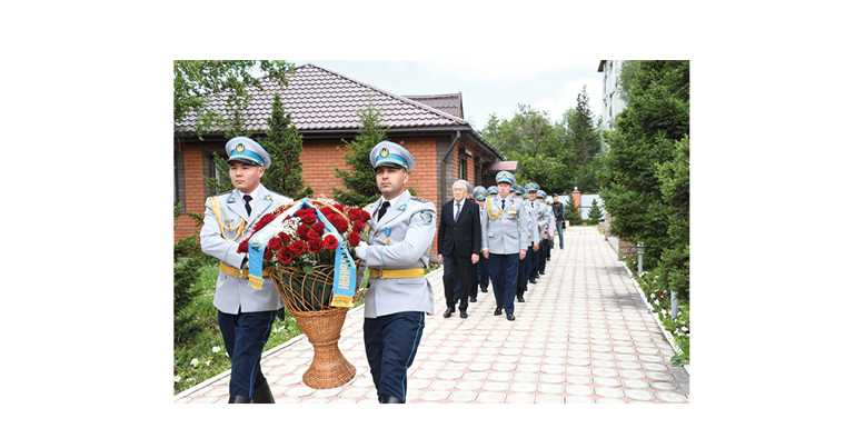 Ақмола облысында қызмет бабын атқара отырып қаза тапқан полиция қызметкерлерін еске алды