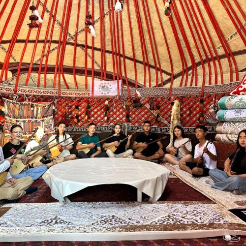 Қандай жақсы атажұртта дем алған