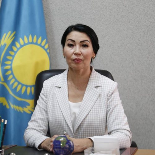 Келеді деп сағынып, мектептері күтіп тұр