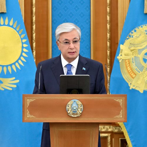 Қазақстан Республикасының Президенті Қасым-Жомарт Тоқаев еліміздің бір топ білім саласы қызметкерлерін мемлекеттік наградалармен марапаттады