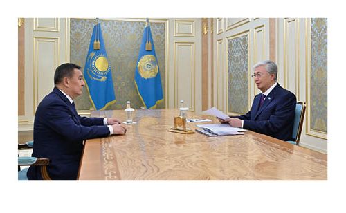 Қазақстан Республикасының Президенті Қасым-Жомарт Тоқаев Ақмола облысының әкімі Марат Ахметжановты қабылдады