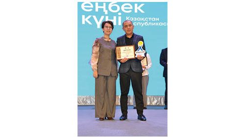 Еңбекпен ел көркейеді