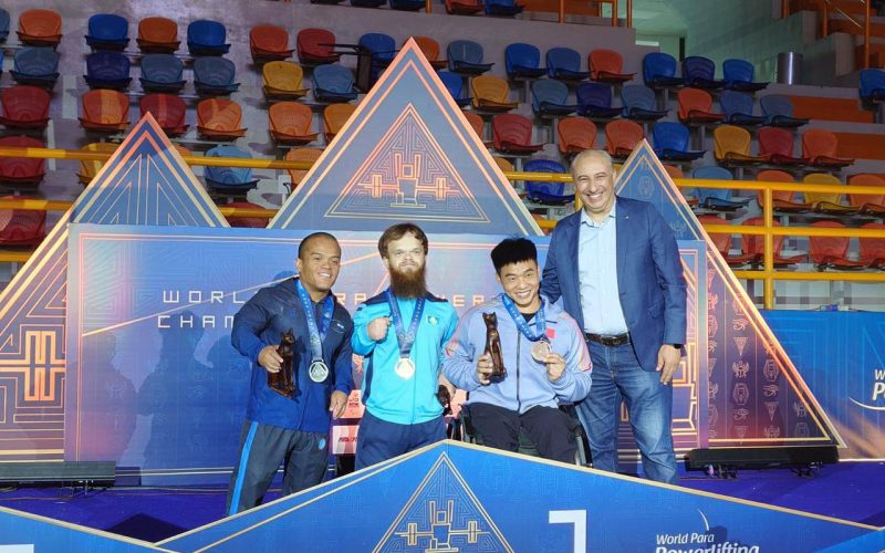 Давид Дегтяревті құттықтады