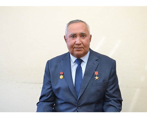 Социалистік Еңбек Ері Есілбай ҚАДЫРАЛИН: «Нан қадірін астықты алқапта жүріп білдік»…