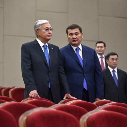 Президент Өнер орталығына барды