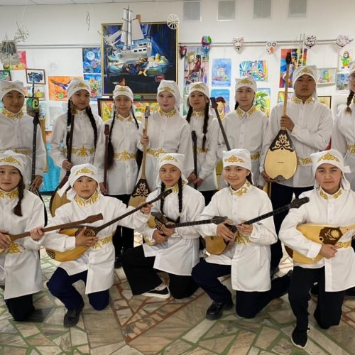 Күмбірлі күй төккен «Шаңырақ»