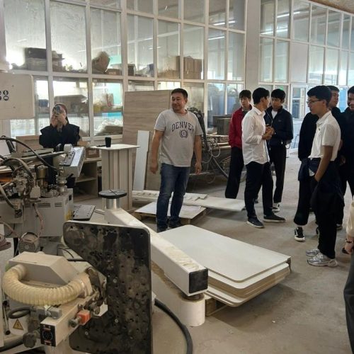 Жұмысшы мамандығының қадіріне бойлады