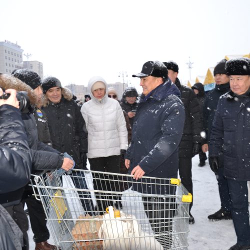 Сенбінің таңы сауда қызып, жұрт көңілі өсіп қалды