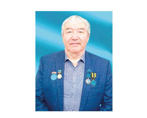 Сан баланы палуандықтың биігіне шығарған