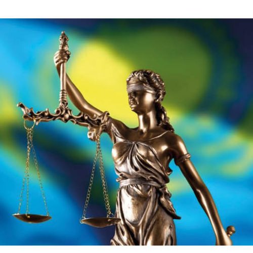 Заң барлығынан жоғары тұруға тиіс