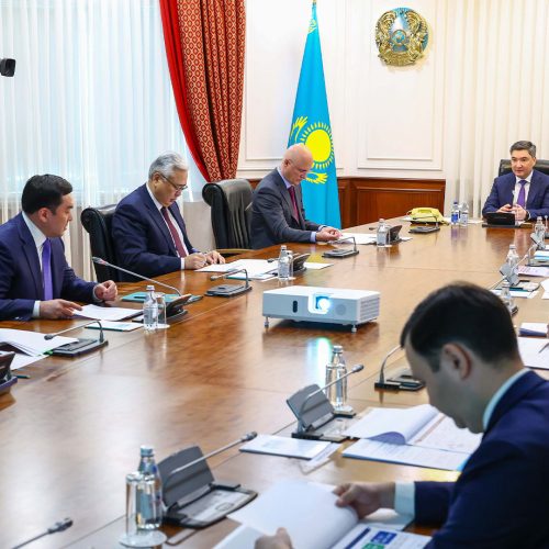 Олжас Бектенов энергия тапшылығы мәселесін шешу үшін жаңа қуаттарды генерациялау мәселелері бойынша жиын өткізді