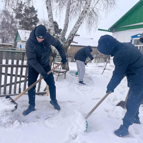 Астрахан ауданында «Ардагерлерді құрметтейік» акциясы өтті: қамқорлық пен құрмет ұрпақтарды біріктіреді