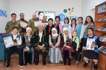 Хан Тәңірінің мұзбалағы