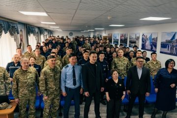 Зейін қойып тыңдап, ойланып, түсіну қажет