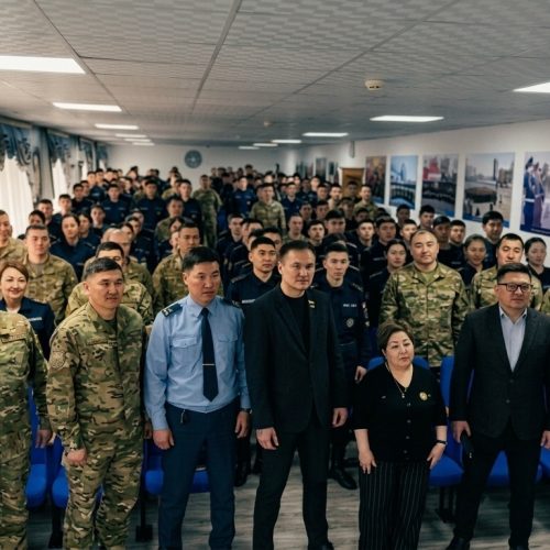 Зейін қойып тыңдап, ойланып, түсіну қажет