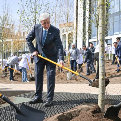Мемлекет басшысы «Таза Қазақстан» республикалық экологиялық акциясына қатысты