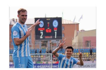 Футболға жанкүйерлер молайды