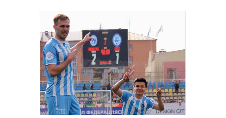 Футболға жанкүйерлер молайды