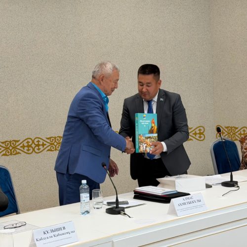 Көк тудың желбірегені, қазақтың асқақ беделі