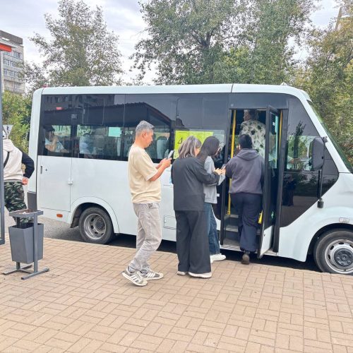Ақмолалықтар сайлау учаскелеріне тегін жеткізілуде