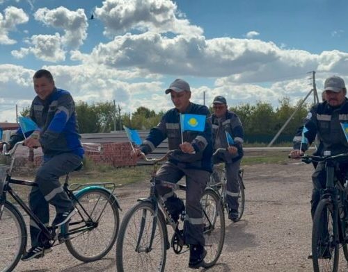 Ақмола облысында еңбек ұжымы сайлауға велосипедпен келді