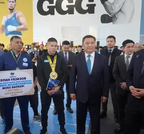 Жарқ етіп, бокс биігіне көтерілген Оразбек