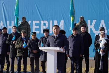 Көкшетауда Республика күніне орай Мемлекеттік Ту көтерілді