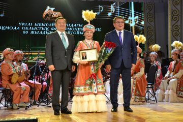 Абыройлы сексен жыл