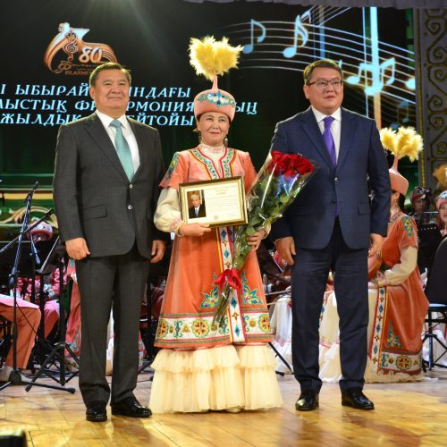 Абыройлы сексен жыл