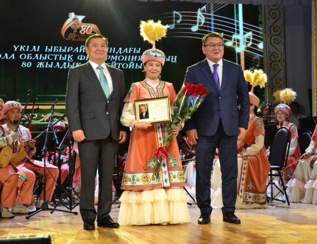 Абыройлы сексен жыл